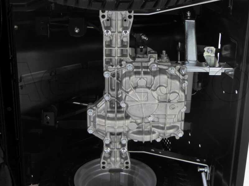 Castelgarden XD 150 HD - Tracteur tondeuse avec &eacute;jection lat&eacute;rale et moteur ST 400