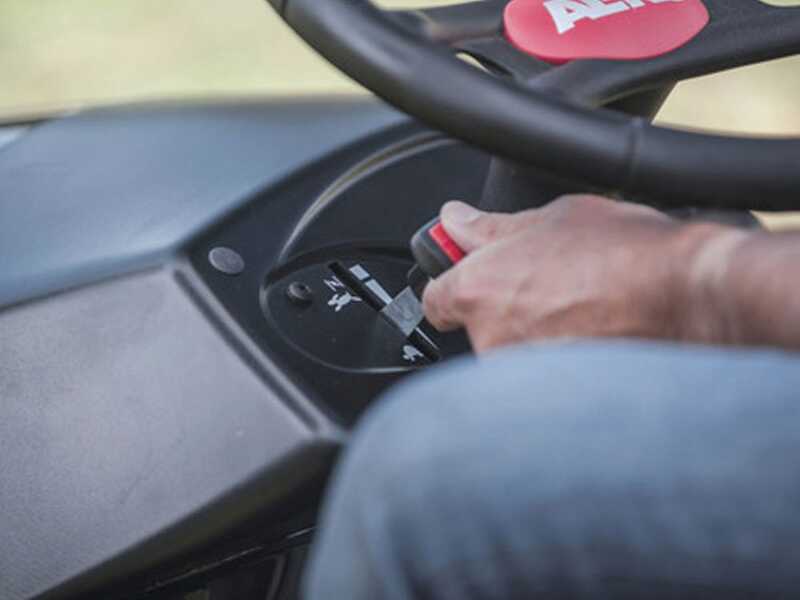 AL-KO T15 93.2 HDS-A Easy - Tracteur tondeuse  avec &eacute;jection lat&eacute;rale  - 8.5 kW