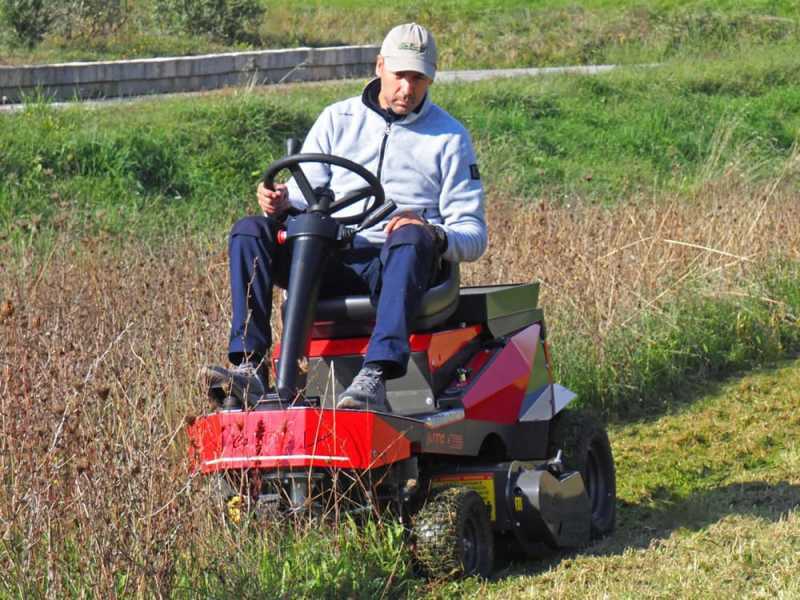 Tracteur tondeuse &eacute;lectrique CaRINO - Moteur &agrave; batterie 48V/200 Ah - Largeur de coupe 110 cm