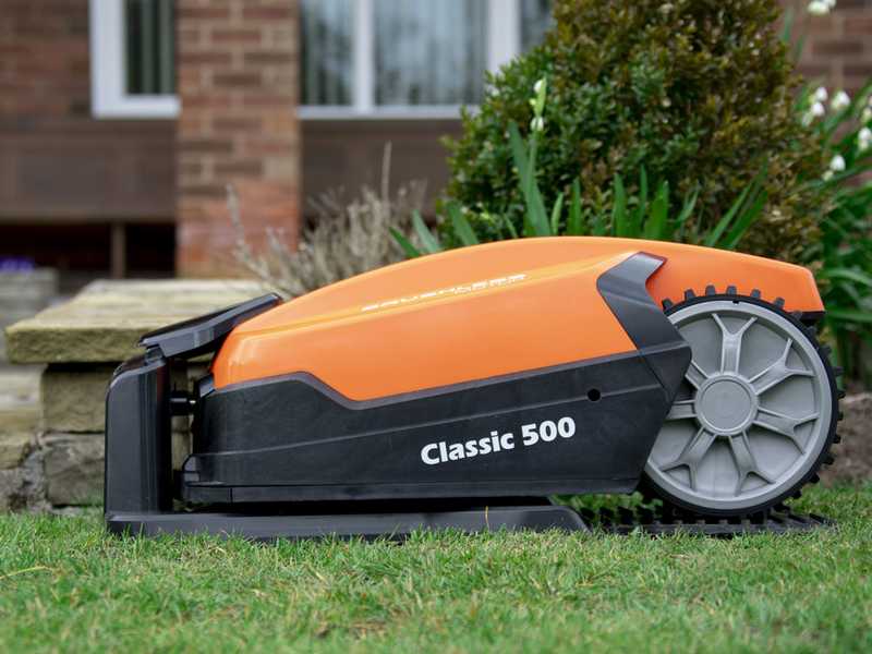 Yard Force Classic 500B - Robot tondeuse - Bluetooth int&eacute;gr&eacute; - Capteurs anti-collisions