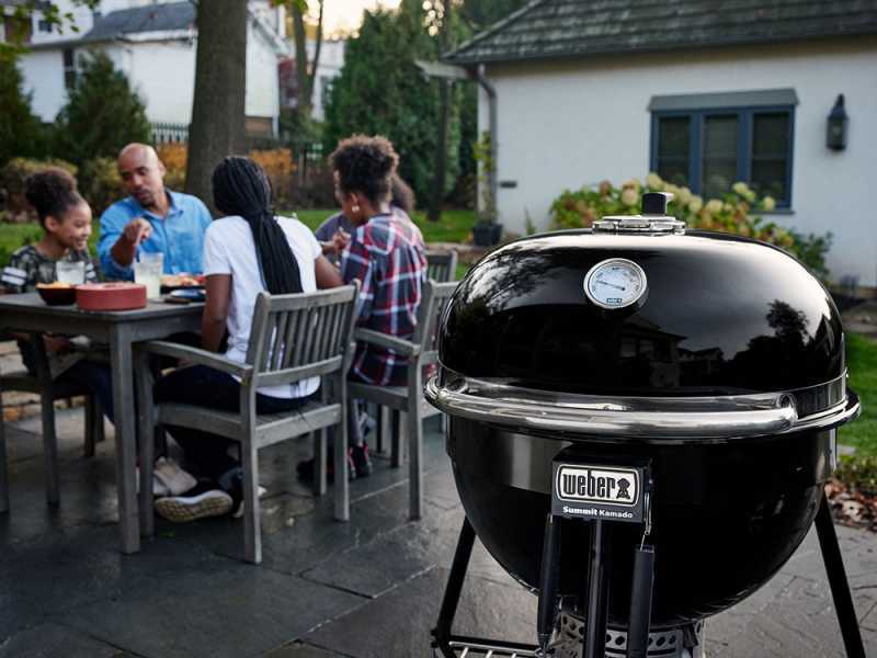 https://www.agrieuro.fr/share/media/images/products/insertions-h-normal/34686/barbecue-charbon-weber-summit-kamado-e6-diamtre-grille-61-cm-barbecue-charbon-weber-summit-kamado-e6--34686_16_1653290943_IMG_628b37bf0e91c.jpg