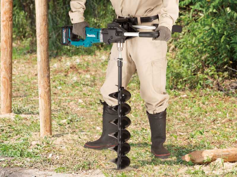 Makita DG001GT105 - Tari&egrave;re &agrave; batterie - 40V 5Ah - FORETS NON INCLUS