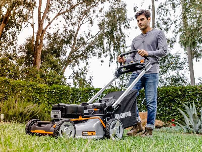 Worx Nitro WG761E - Tondeuse &agrave; gazon autotract&eacute;e &agrave; batterie - 80V / 4Ah - coupe de 51 cm