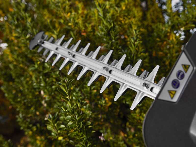 Stiga HT 525 - Taille-haie thermique avec lame de 60 cm - 22.5 cc