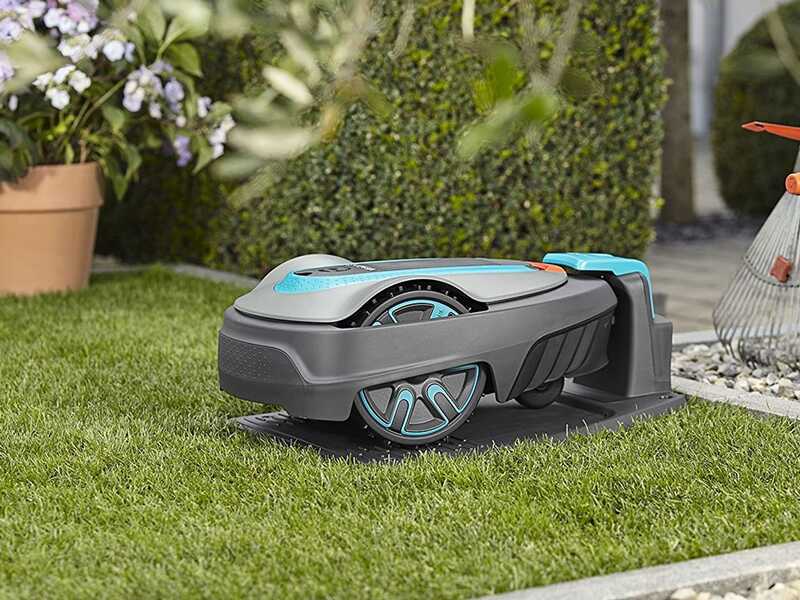 Gardena SILENO city 600 - Robot tondeuse - Connexion Bluetooth - Largeur de coupe 16 cm