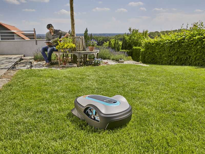 Gardena SILENO life 1000 set Smart - Robot tondeuse - Gestion Gardena Smart App - Surface conseill&eacute;e 1000 m&sup2;