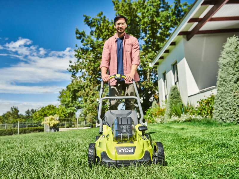 Tondeuse &agrave; batterie RYOBI RLM36X41H50PG - MAX POWER 36V - 5Ah - bac de 45 L -  coupe de 40 cm
