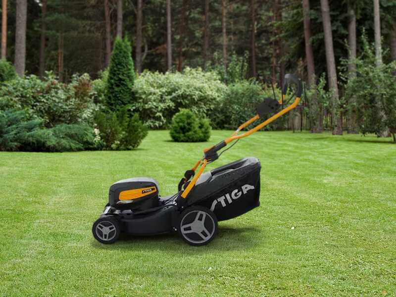 Stiga Combi 748e V - Tondeuse &agrave; gazon &agrave; batterie - 2x 48V/5Ah - Largeur de coupe 46 cm