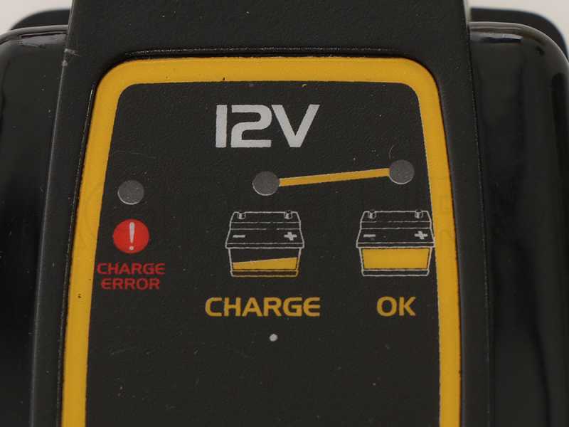 Deca SM C8 - Chargeur de voiture automatique - 12V - Batteries de voiture et moto jusqu'&agrave; 35Ah