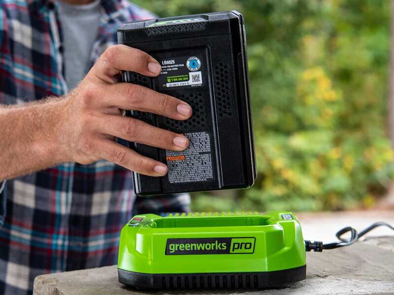 Taille-haies &eacute;lectrique &agrave; batterie Greenworks GD60HT66 60V - lame de 66 cm- SANS BATTERIE NI CHARGEUR