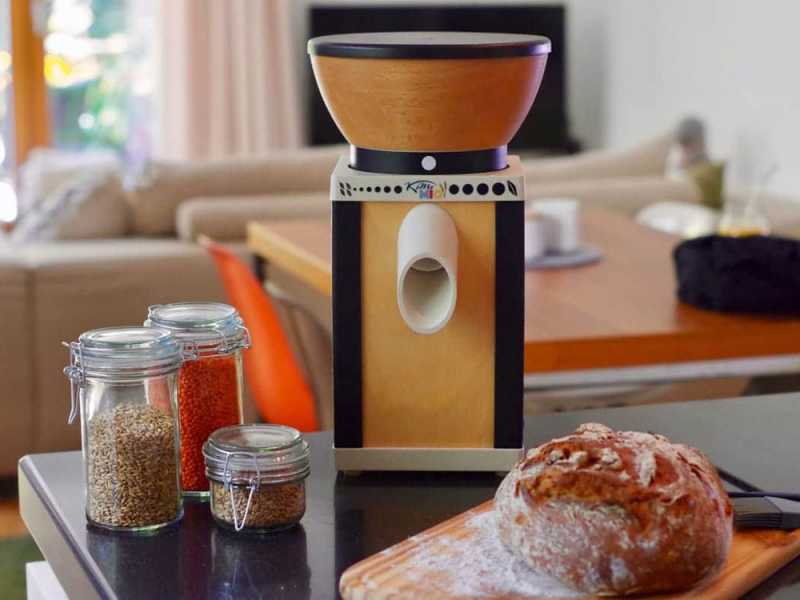 Komo KoMoMio Noir - Moulin &agrave; farine en h&ecirc;tre avec meules en pierre - 360W