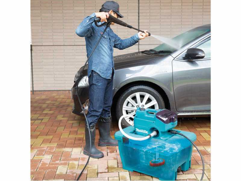 Nettoyeur haute pression &agrave; batterie avec cuve Makita DHW080ZK - 2x 18V 5Ah