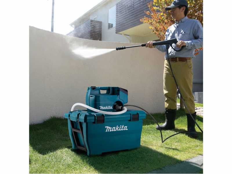 Nettoyeur haute pression &agrave; batterie avec cuve Makita DHW080ZK - 2x 18V 5Ah