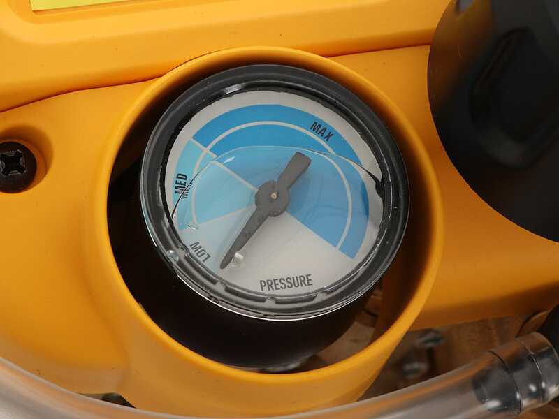 Nettoyeur haute pression &agrave; eau froide DeWalt DXPW 002CE KART de 180 bars max-  510L/H d&eacute;bit Max - avec chariot amovible
