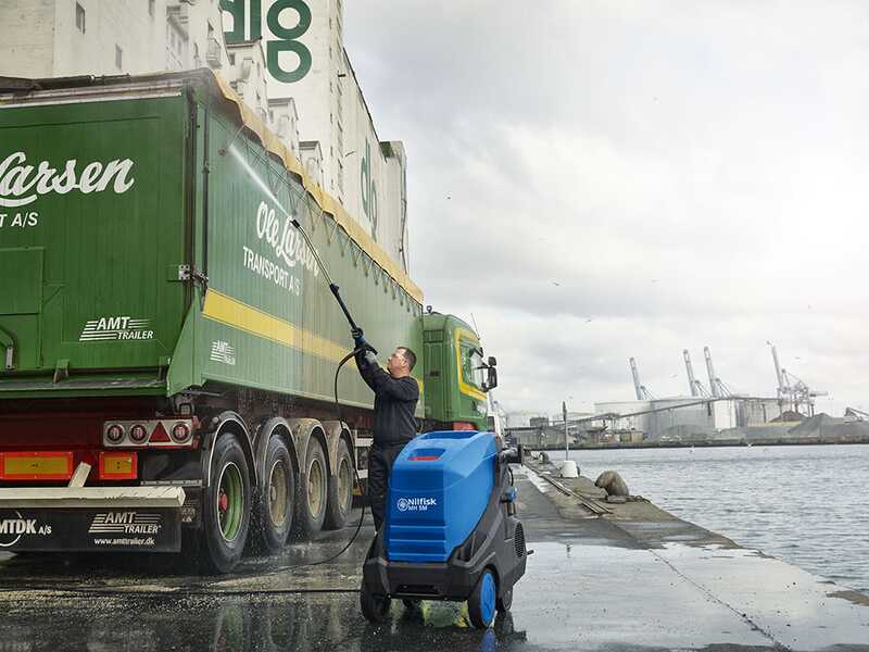 Nettoyeur haute pression &agrave; eau chaude professionnel triphas&eacute; Nilfisk MH 5M - 250 bar - 110 l/h