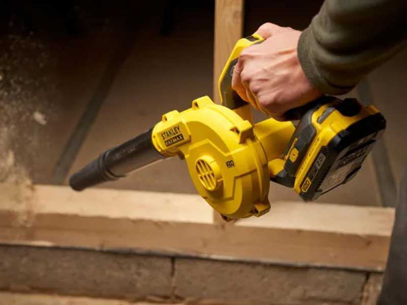 Souffleur &agrave; batterie STANLEY SFMCBL01B-XJ - SANS BATTERIE NI CHARGEUR