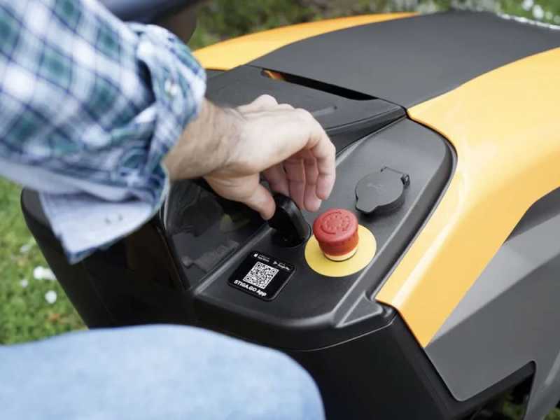 Tracteur tondeuse &agrave; batterie Stiga Estate 584e - Bac de ramassage - Puissance 48V/40Ah