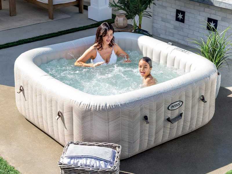 Intex carr&eacute;e Chevron Deluxe 28472EX - Piscine hydromassage spa