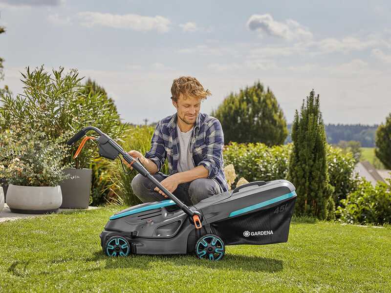 Gardena PowerMax 37/36V P4A - Tondeuse &agrave; gazon &agrave; batterie - SANS BATTERIE NI CHARGEUR