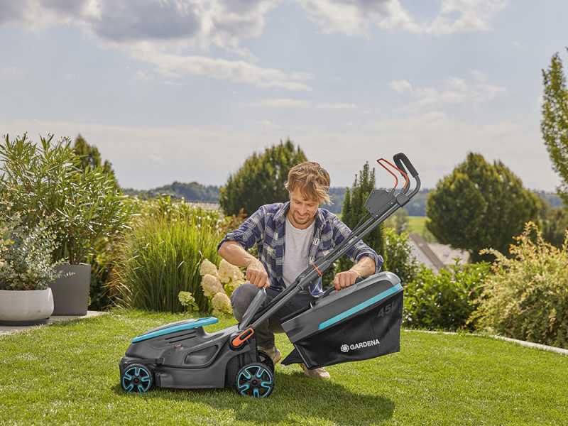 Tondeuse &agrave; gazon sur batterie Gardena PowerMax 37/36V P4A - 4ah - 37 cm