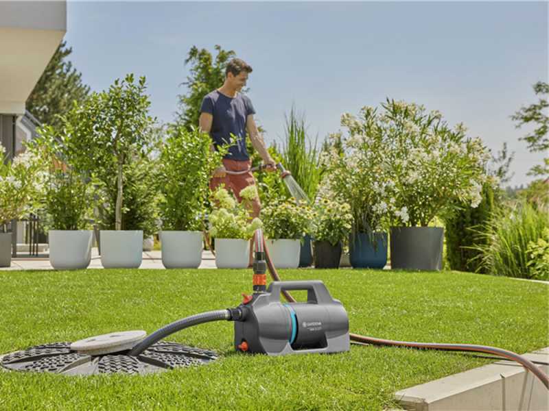 Gardena 4300 Silent - Pompe de jardin &eacute;lectrique auto-amor&ccedil;ante - 650 W