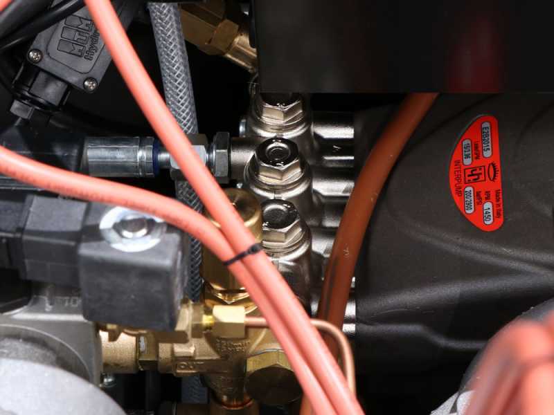 Idromatic Astra 150.15 - Nettoyeur haute pression &agrave; eau chaude triphas&eacute; - pompe en laiton