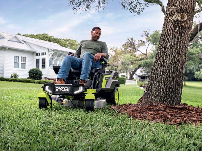 Ryobi ZTRX76 - Tondeuse autoport&eacute;e &agrave; batterie et rayon de braquage z&eacute;ro - 72V/20 Ah - Coupe de 76 cm - 2en1