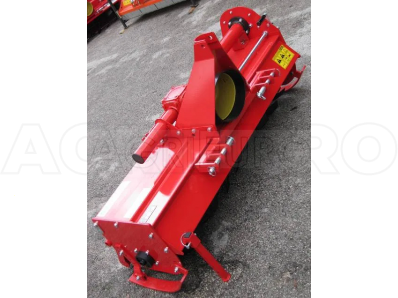 Fraise rotative &agrave; tracteur s&eacute;rie medium avec d&eacute;port m&eacute;canique Agrieuro UR 132