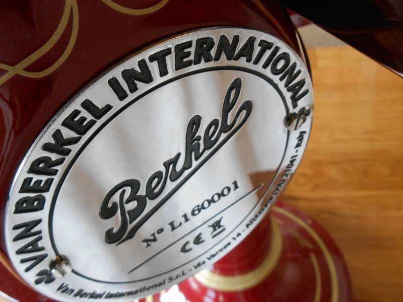 Berkel L16 - Trancheuse &agrave; volant - Lame en acier chrom&eacute; de 350 mm