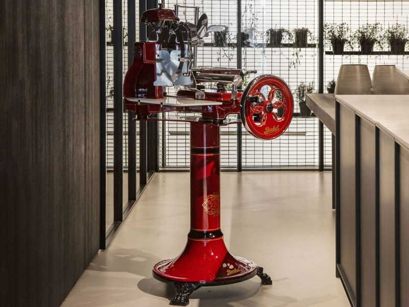 BERKEL B3 - Trancheuse &agrave; volant avec pi&eacute;destal avec Lame en acier au chrome de 300 mm