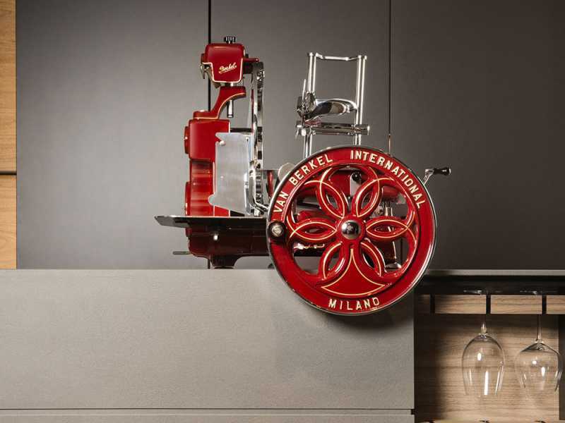Berkel B114 - Trancheuse &agrave; volant avec pi&eacute;destal - Lame en acier au chrome de 320 mm - Rouge
