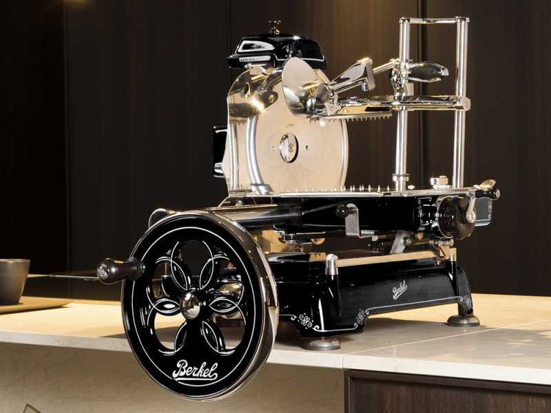 Berkel Tribute Noire - Trancheuse &agrave; volant avec pi&eacute;destal - Lame en acier chrom&eacute; de 300 mm