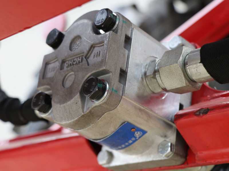 GeoTech Pro BHF 95 - Pelle r&eacute;tro pour tracteur fixe