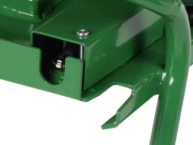 Broyeur de branches thermique GreenBay GB-WRC 50 L moteur &agrave; essence 7 CV