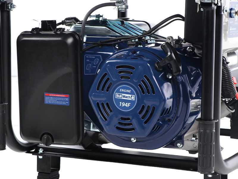 BullMach AMBRA 13800 E-3 - Groupe &eacute;lectrog&egrave;ne sur chariot &agrave; essence avec AVR 10 kW - 9 kW Triphas&eacute;e
