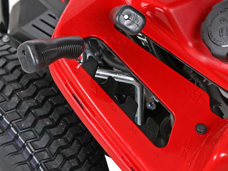 Troy-Bilt TB 76T-S - Tondeuse autoport&eacute;e - avec &eacute;jection lat&eacute;rale - Moteur de 382 cc - D&eacute;marrage &eacute;lectrique