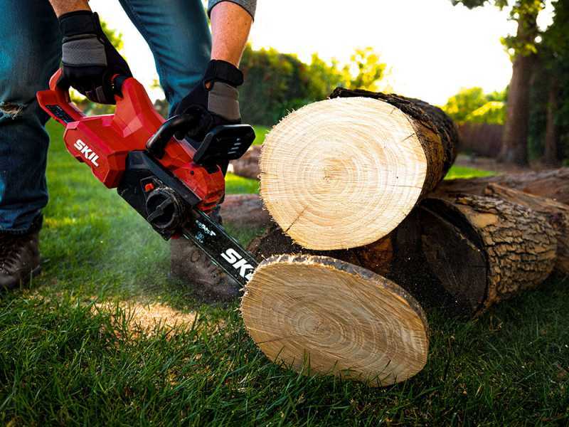 Skil 0581 CA - Tron&ccedil;onneuse &agrave; batterie - Lame de 35 cm - SANS BATTERIE NI CHARGEUR