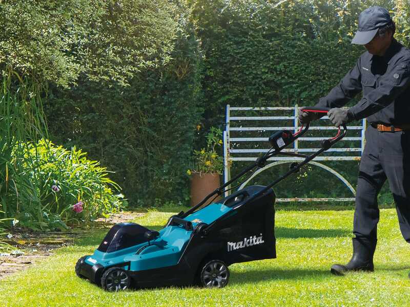 Makita LM003GZ XGT  - Tondeuse &agrave; batterie - 40V - Coupe 38 cm - SANS BATTERIE ET SANS CHARGEUR