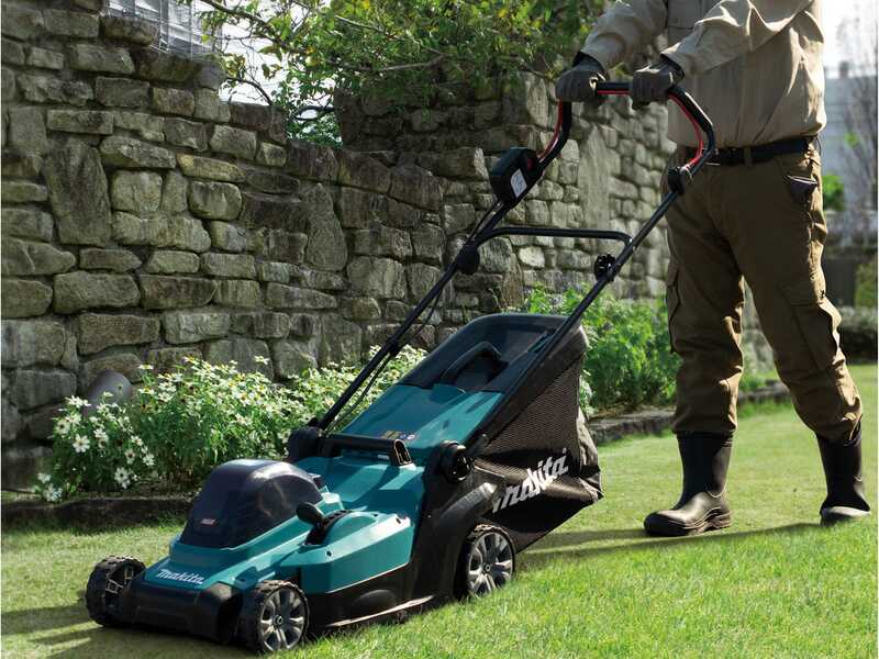 Makita LM004GZ XGT - Tondeuse &agrave; batterie 40V - Coupe 43 cm - SANS BATTERIE ET SANS CHARGEUR