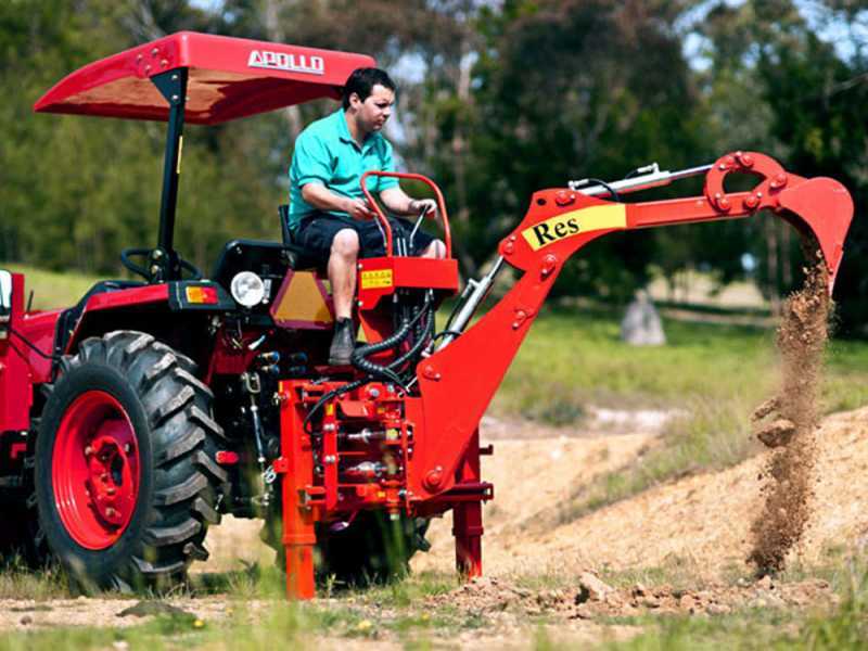 Agrieuro Top Line RES15 - Pelle r&eacute;tro pour tracteur avec d&eacute;placement lat&eacute;ral