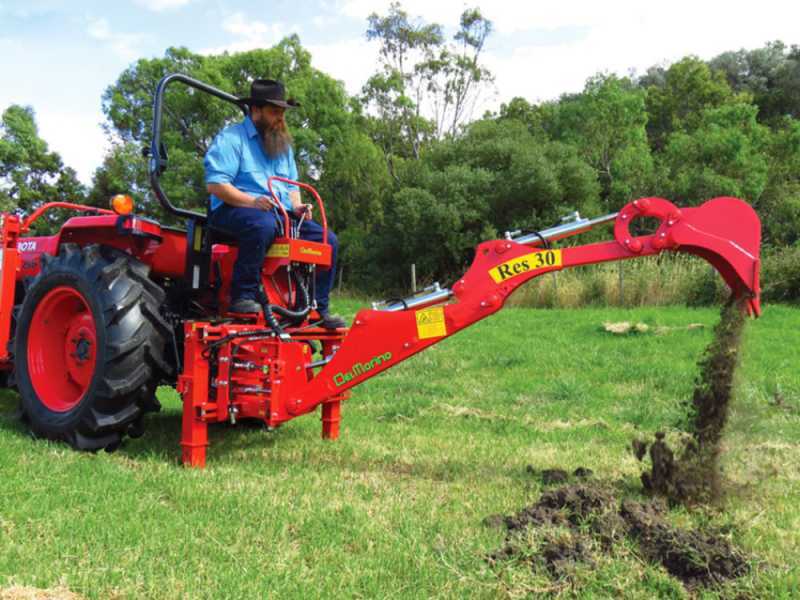 Agrieuro Top Line RES30 - Pelle-r&eacute;tro pour tracteur avec d&eacute;placement hydraulique