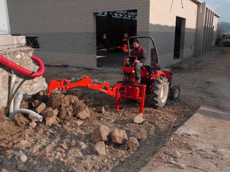 Agrieuro Top Line RES30 - Pelle-r&eacute;tro pour tracteur avec d&eacute;placement hydraulique