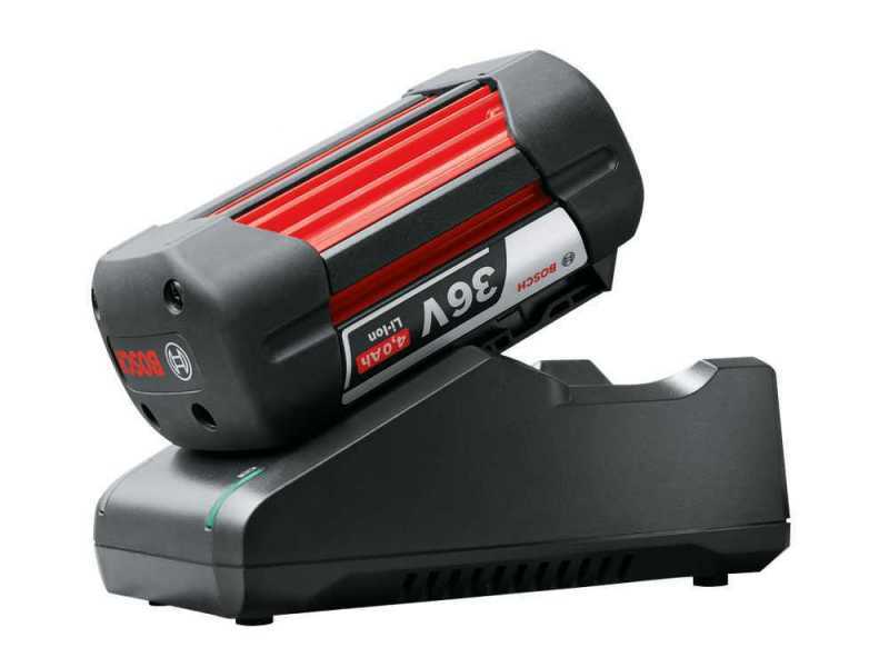BOSCH UniversalAquatak 36V-100 - Nettoyeur haute pression &agrave; batterie - 67 Bars + Tuyau auto-amor&ccedil;ant - 36V 4Ah