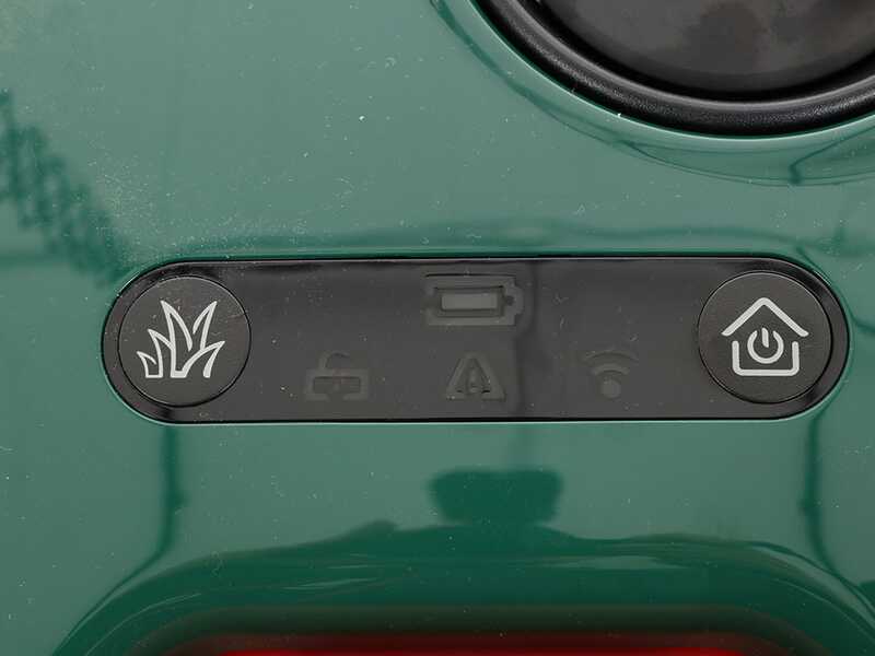 Robomow RKS 1500 - Robot tondeuse avec p&eacute;rim&egrave;tre - Avec batterie au lithium 18,5V 4,9Ah