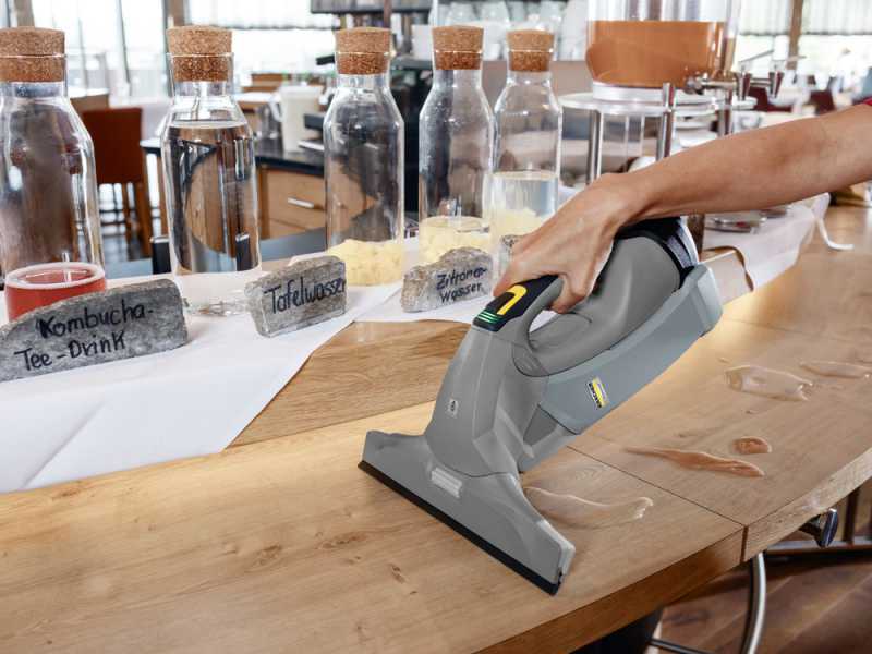 Karcher WVP 10 - Nettoyeur de vitres &agrave; batterie - Aspire r&eacute;sidu humide - 3.7V - 2.1 Ah