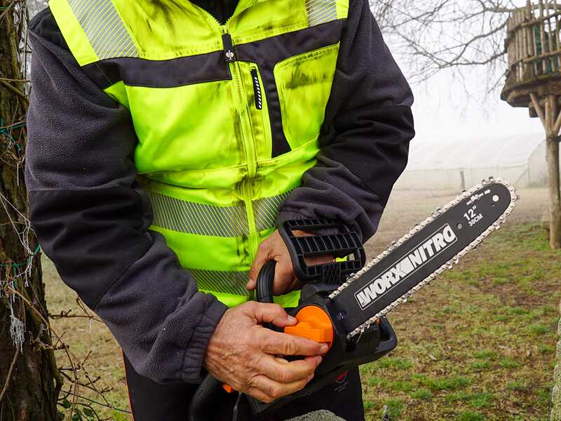 Worx Nitro WG350E - Tron&ccedil;onneuse &agrave; batterie 20V/4Ah - Lame 30 cm