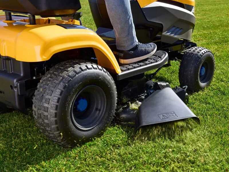 Stiga Tornado 598e - Moteur &eacute;lectrique &agrave; batterie 48V/40Ah - &Eacute;jection lat&eacute;rale