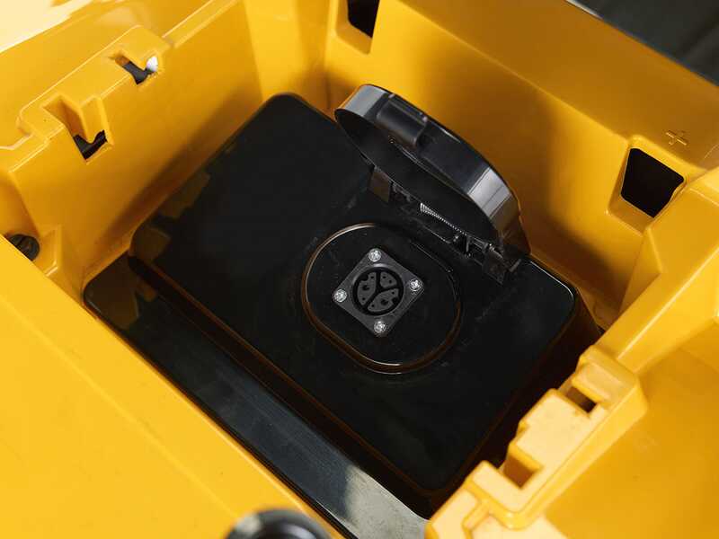 Stiga Tornado 598e - Moteur &eacute;lectrique &agrave; batterie 48V/40Ah - &Eacute;jection lat&eacute;rale