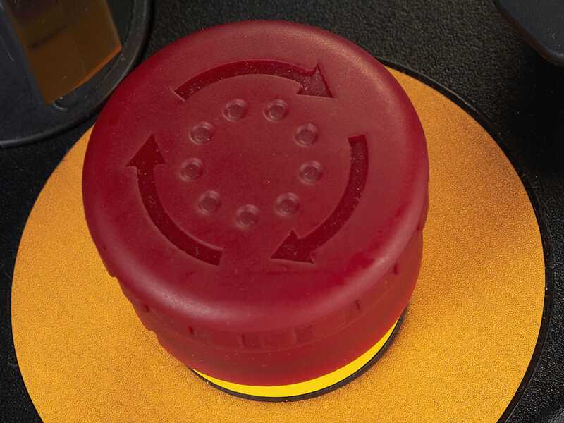Stiga Tornado 598e - Tondeuse autoport&eacute;e sur batterie 48V/40Ah - &Eacute;jection lat&eacute;rale