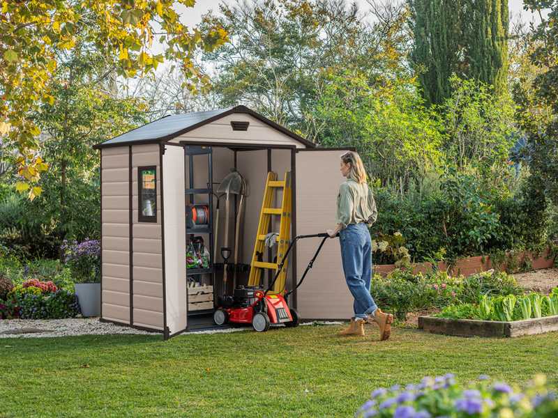 Keter Manor beige - Abri de jardin - Avec fen&ecirc;tre lat&eacute;rale - 185x152x226 cm